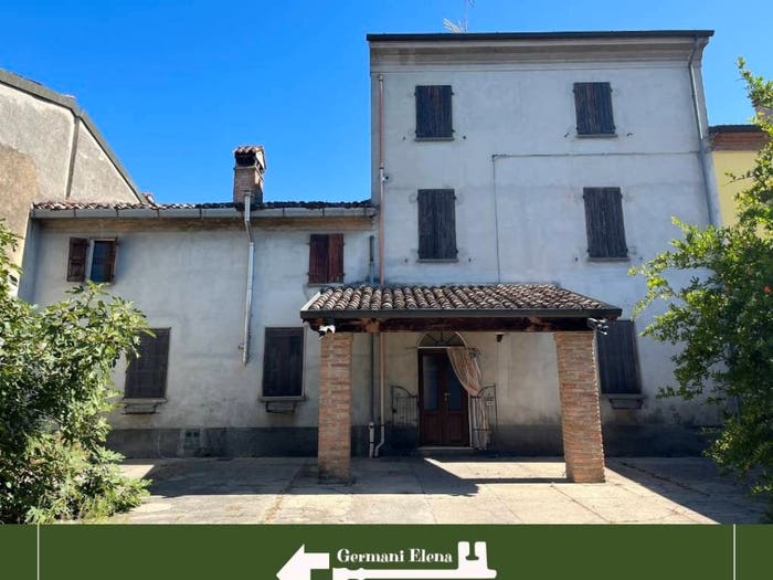 Casa con 6 locali in vendita in Via Roma, Casteldidone