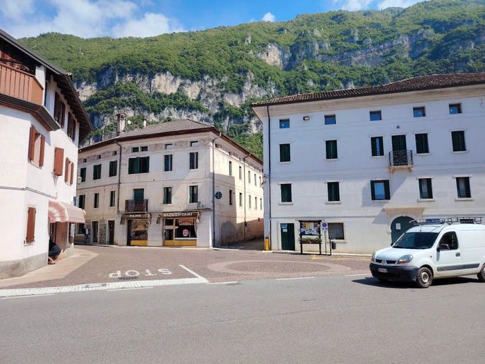 Casa con 6 locali in vendita in Via Don Pietro Corso, Centro, Fonzaso