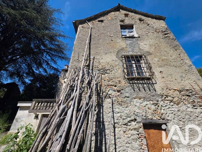 Casa con 6 locali in vendita in Via FERRIERA, Roviasca, Quiliano