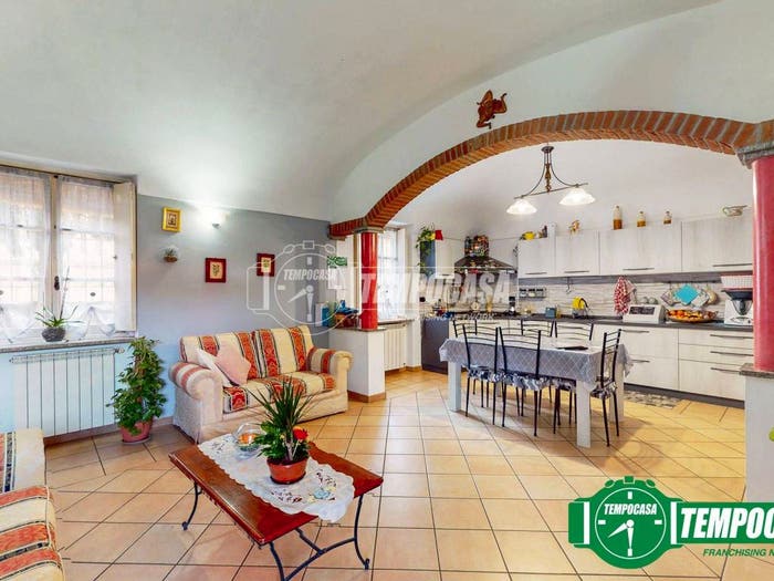 Casa con 6 locali in vendita in Via Felice Cavallotti, Novi Ligure