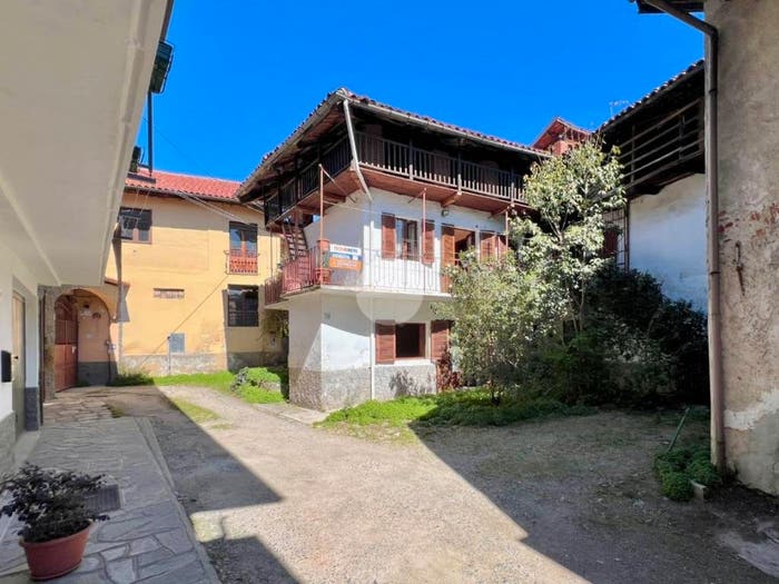 Casa con 5 locali in vendita in Via sant'anna, Centro, Balangero