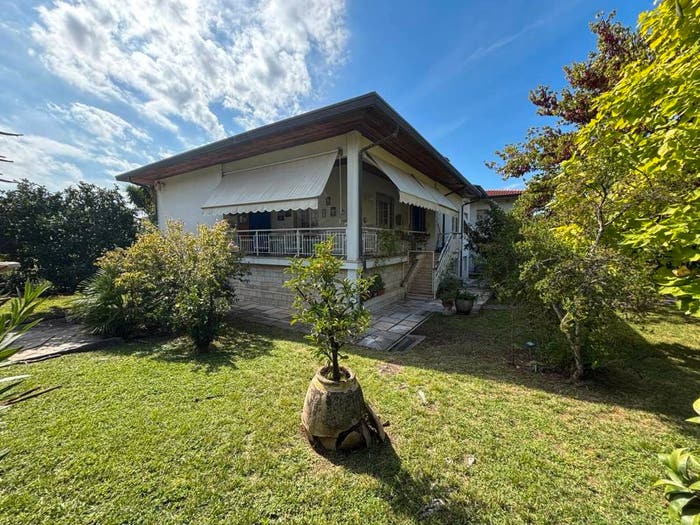 Casa con 6 locali in vendita in Via Cervolapittola, Centro, Massa