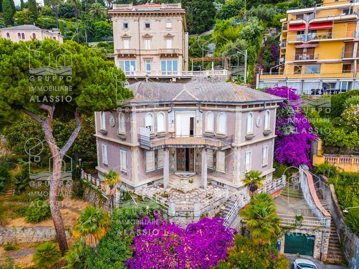 Casa con 6 locali in vendita in Via delle Mimose, Collina Centrale Parco Fuor del Vento, Alassio