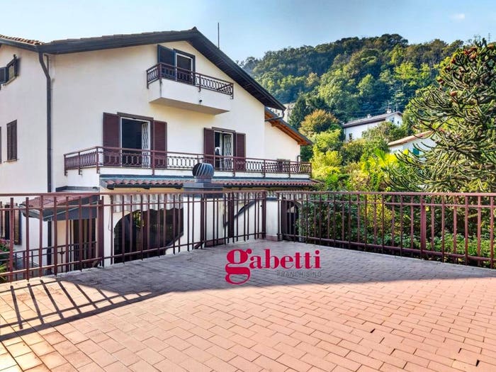 Casa con 6 locali in vendita in Via Cardano, Monte Olimpino, Como