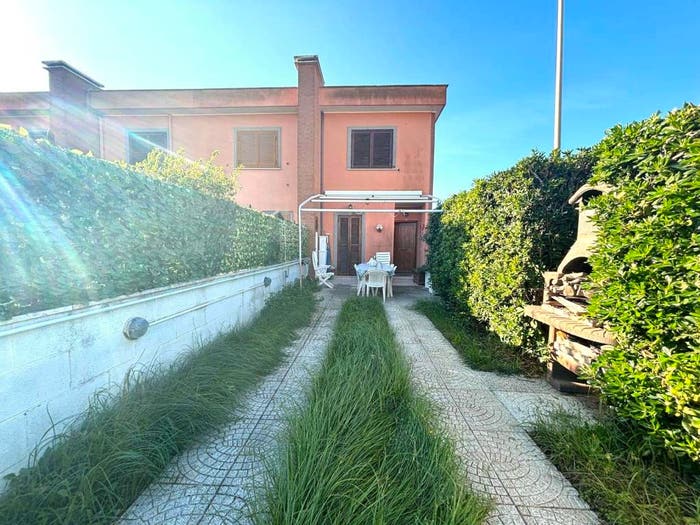 Casa trilocale in vendita in Via Lipari, Marina di Ardea, Ardea