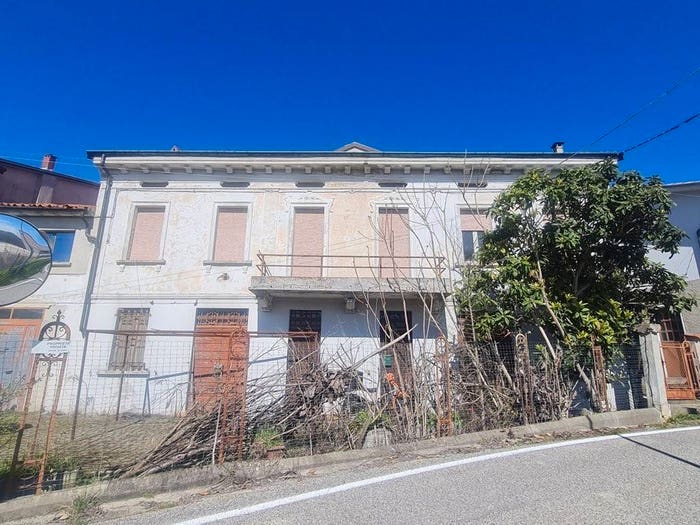 Casa con 6 locali in vendita in Frazione Casa Borsoni, Centro, Montù Beccaria