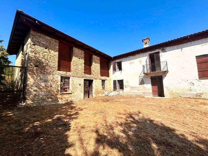Casa con 6 locali in vendita in Strada Madonna della Rovere, Cossano Belbo