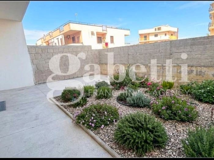 Appartamento quadrilocale in vendita in Via dei Gladioli, Lusciano