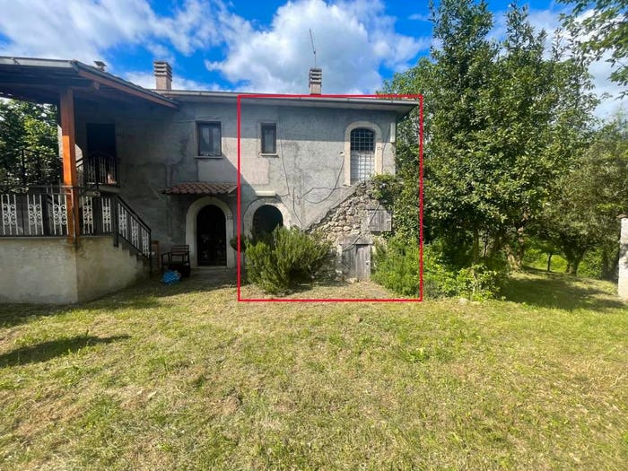 Casa trilocale in vendita in Via Santa Maria Cellarola, Gallinaro