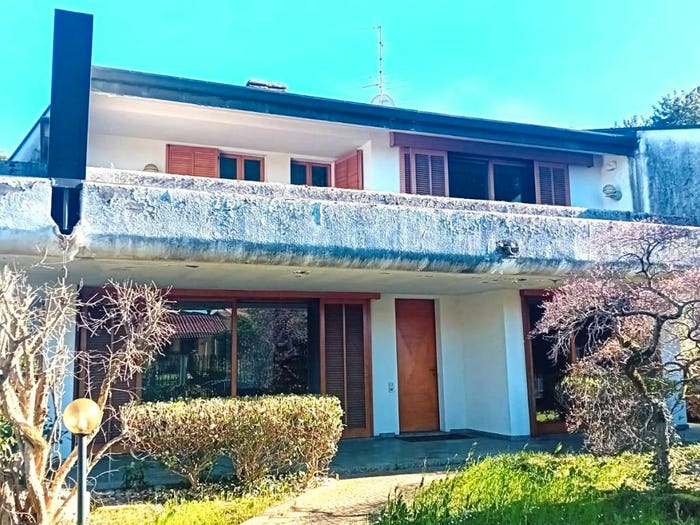 Casa con 6 locali in vendita in Cascina Sant'Isidoro, Sant'isidoro, Carugo