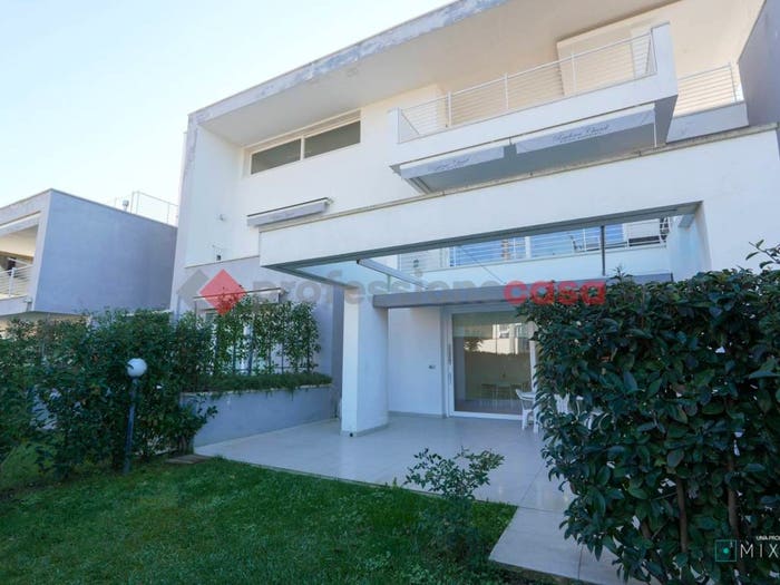 Appartamento con 6 locali in vendita in Via Starza, Santa Maria, Castellabate