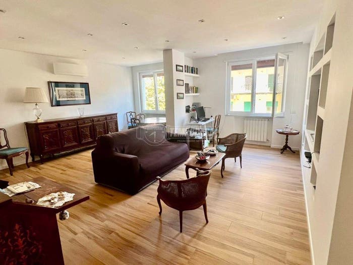 Appartamento quadrilocale in vendita in Via Fabio Massimo, Fuorigrotta, Napoli