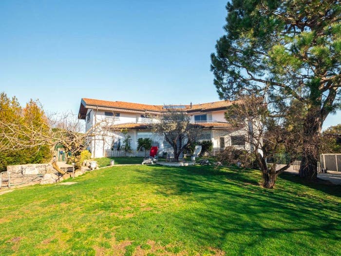 Casa con 6 locali in vendita in VIA DEGLI ALPINI, Capiago Intimiano Olmeda, Capiago Intimiano