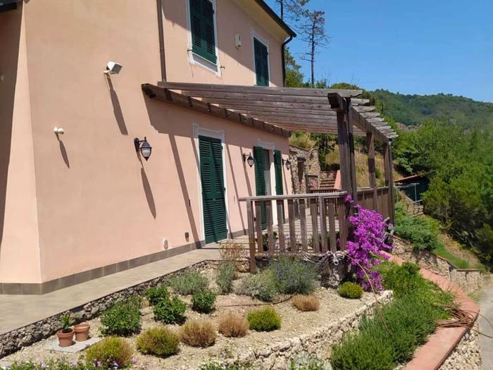 Casa con 6 locali in vendita in Via Stella, Albisola Superiore