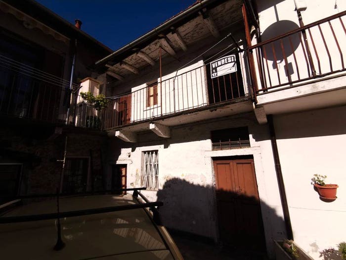 Casa quadrilocale in vendita in Via Tiro a Segno, Centro, Omegna