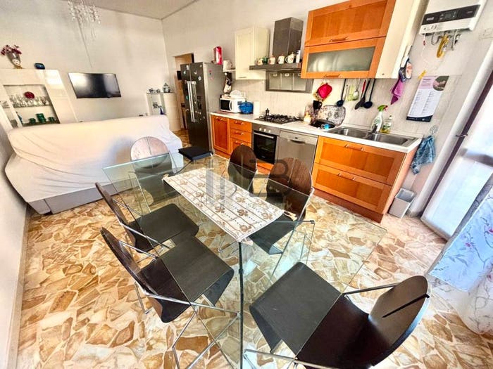 Appartamento trilocale in vendita in Via Capitano Michele Fiorillo, Marina di Carrara, Carrara