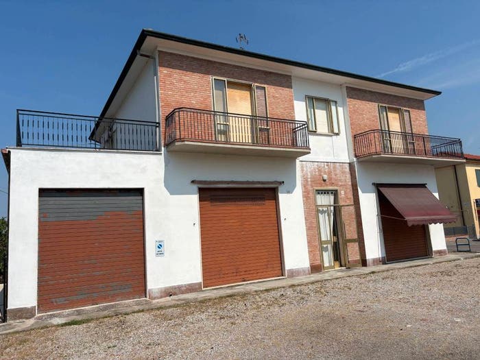 Casa con 6 locali in vendita in Via dei Calzolai, Francolino, Ferrara