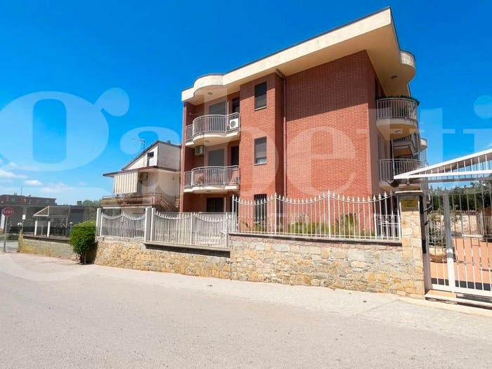 Appartamento quadrilocale in vendita in Via Franco Simeone, Pignataro Maggiore
