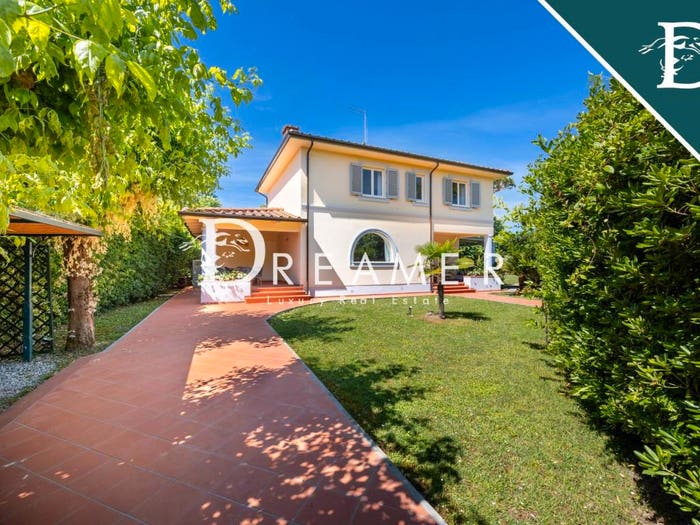 Casa con 6 locali in vendita in Via Gorizia, Vittoria Apuana, Forte dei Marmi