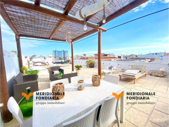 Appartamento con 6 locali in vendita in Via Principe di Savoia, Centro, Carmiano