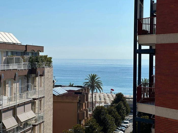 Appartamento quadrilocale in vendita in Via Venezia, Centro, Albenga