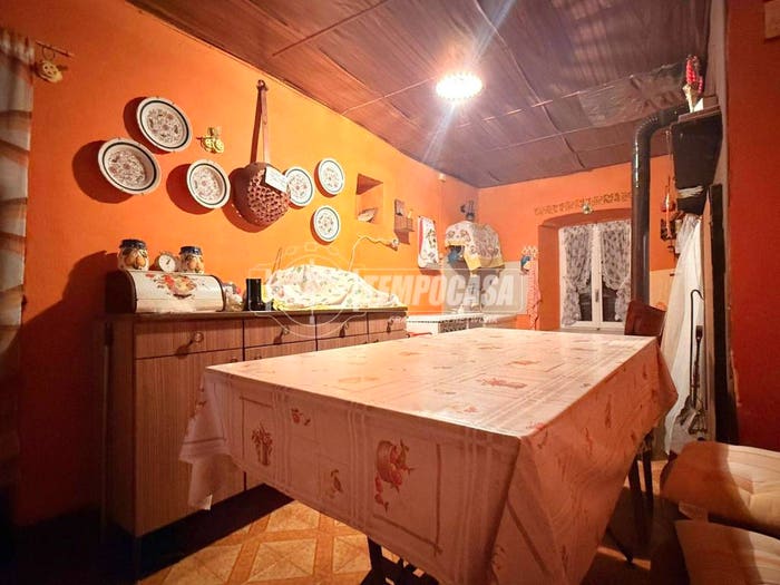 Casa quadrilocale in vendita in Frazione Mazzucco, Valdilana