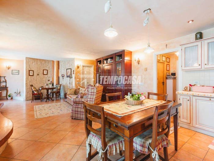 Appartamento con 6 locali in vendita in Via IV Novembre, Centro, Fontanellato