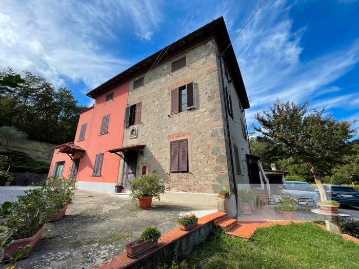 Casa con 6 locali in vendita in Via dei Borelli, Monte San Quirico Tre Cancelli, Lucca