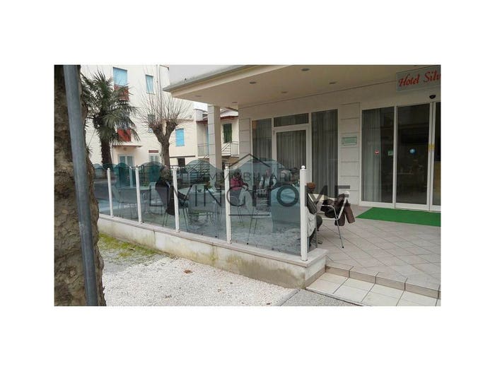 Casa con 6 locali in vendita in Villamarina Monte, Cesenatico