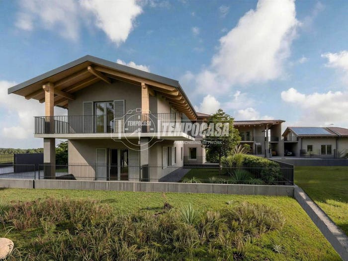 Casa con 6 locali in vendita in Via Brigate Partigiane, Centro, Condove