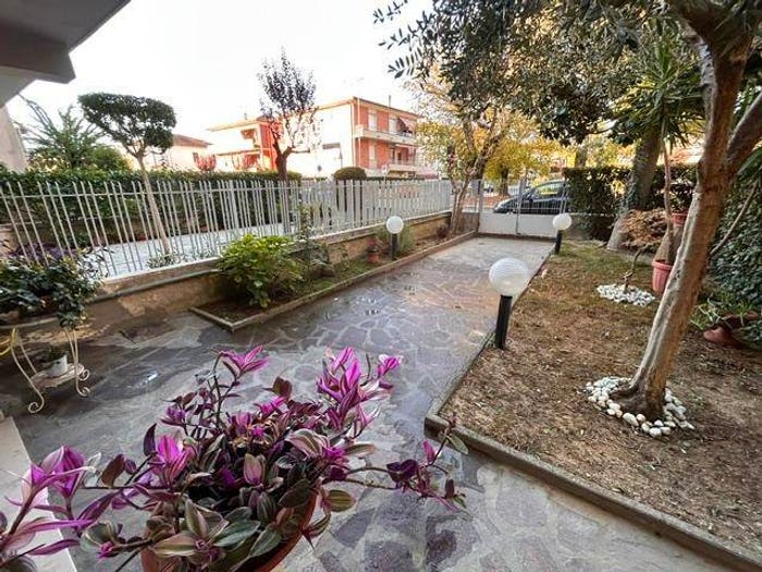 Appartamento con 6 locali in vendita in Via della Bianca, Villaggi Bellaria, Pontedera