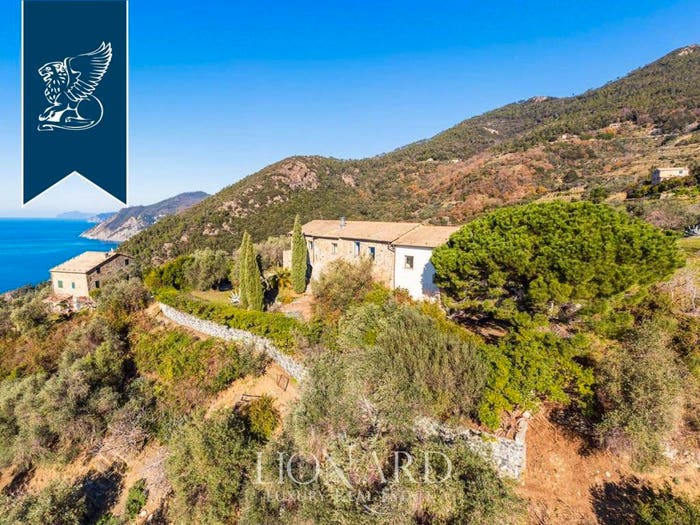 Casa con 6 locali in vendita in Bonassola
