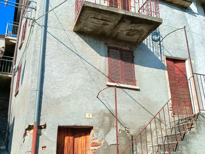 Casa trilocale in vendita in Via Vittorio Emanuele A, Caminata, Alta Val Tidone