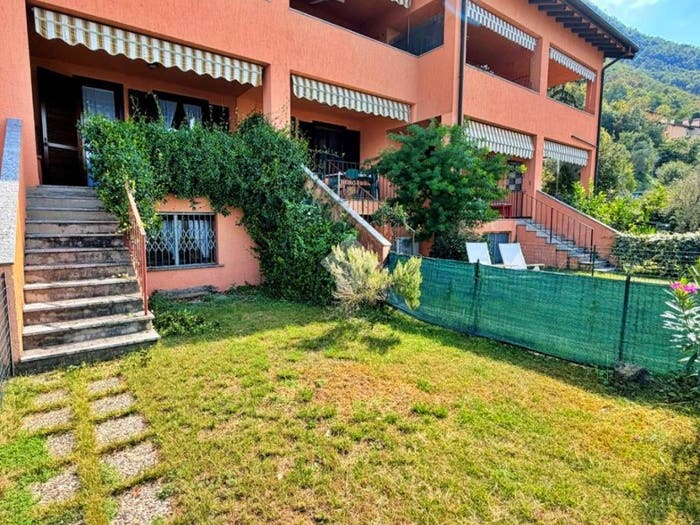 Appartamento quadrilocale in vendita in Via degli Ulivi, Fiumelatte, Varenna