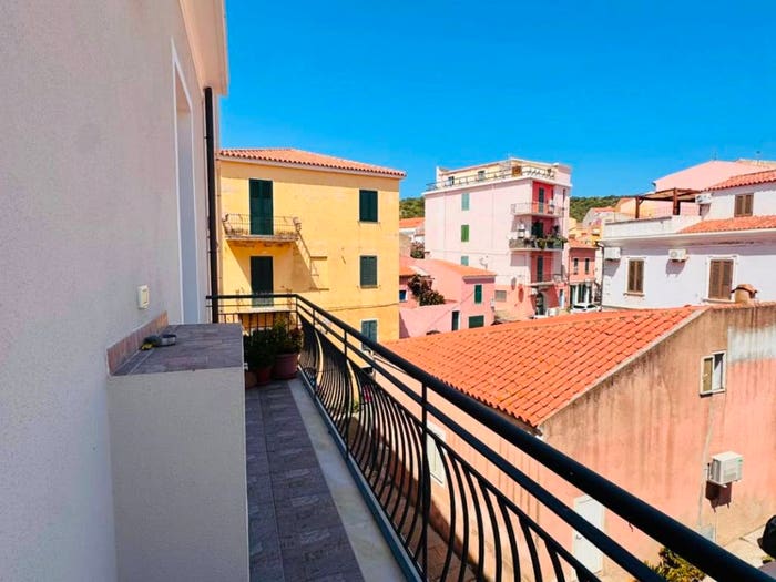 Appartamento quadrilocale in vendita in Via Colonnello Galliano, La Maddalena