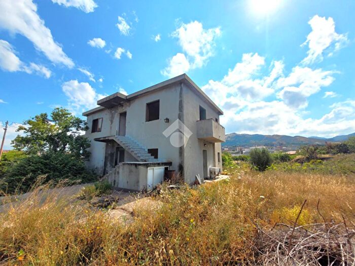 Casa con 5 locali in vendita in Via San Francesco d' Assisi, Reggio Calabria