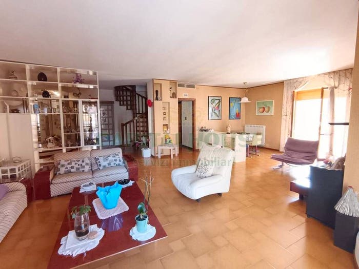 Appartamento con 6 locali in vendita in Via Gioacchino Rossini, Parco Cerasole, Caserta