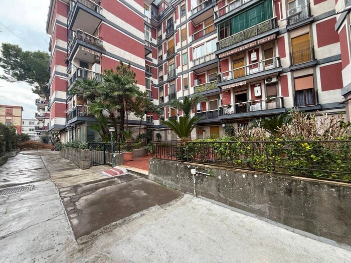 Appartamento quadrilocale in vendita in Via dell'Epomeo, Soccavo, Napoli