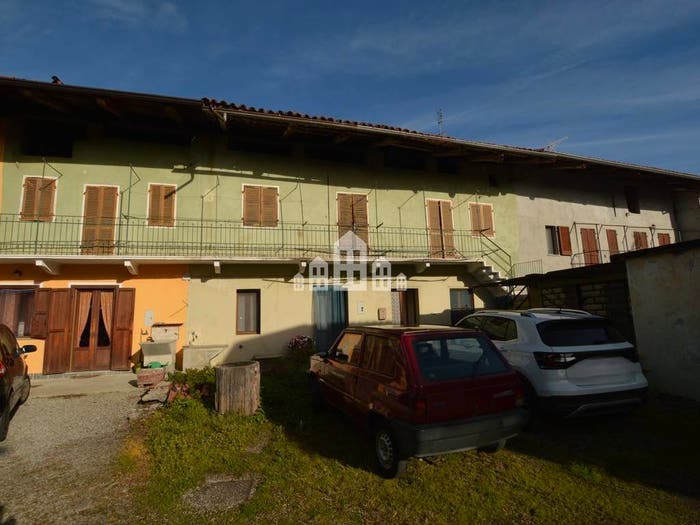 Casa con 5 locali in vendita in Via Case Rossetto, Pertusio