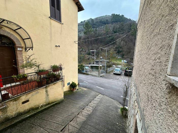 Appartamento trilocale in vendita in Frazione Castiglioni, Castiglioni, Arrone