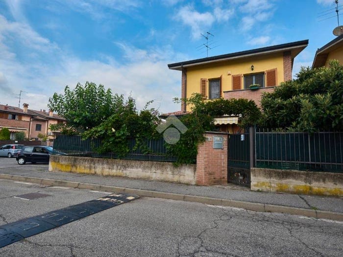 Casa trilocale in vendita in Via tripoli, Merlino