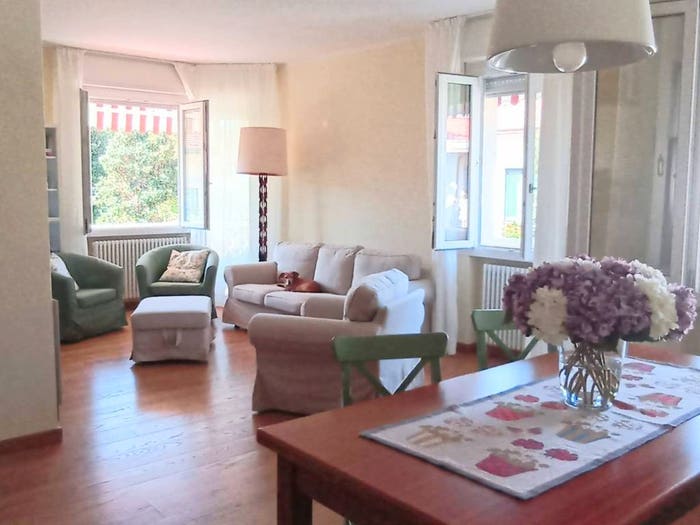 Appartamento con 6 locali in vendita in Via San Leonardo, Marina di Massa Centro, Massa