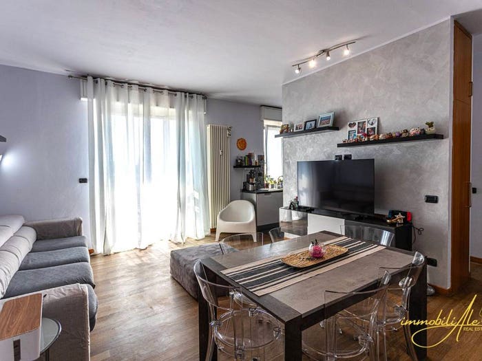 Appartamento trilocale in vendita in Via Pio XI, Ronco Briantino