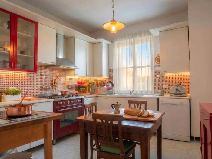Appartamento con 6 locali in vendita in Via Molise, Monte Romano