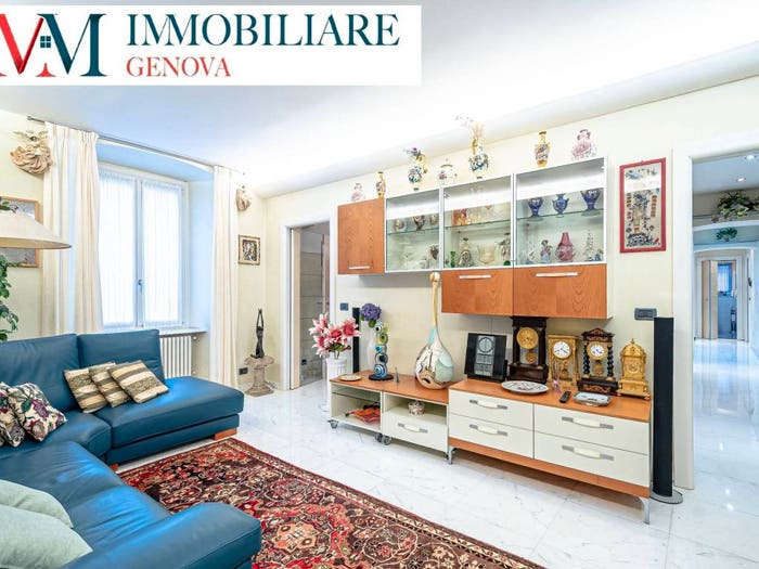 Appartamento con 6 locali in vendita in Via delle Bernardine, Carignano, Genova