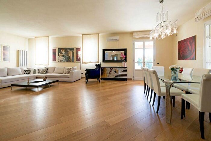 Casa con 13 locali in vendita in Via dell'Acqua, Forte Dei Marmi