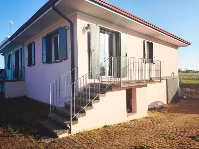 Casa quadrilocale in vendita in Via Busi, Montagnana