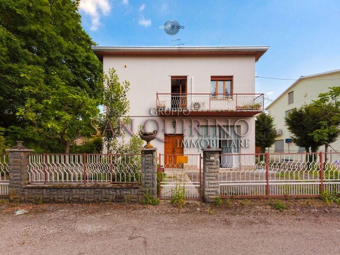 Casa quadrilocale in vendita in Via Goito, Centro, Correggio