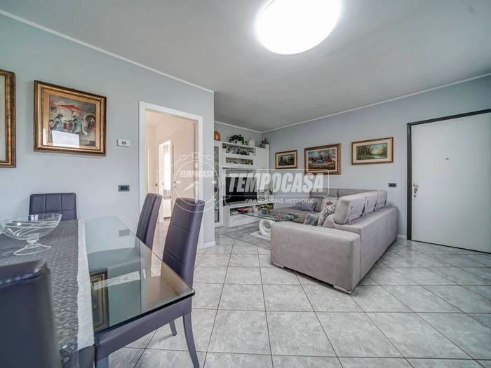 Appartamento trilocale in vendita in Via Massimo D'Antona, Centro, Castelletto Sopra Ticino