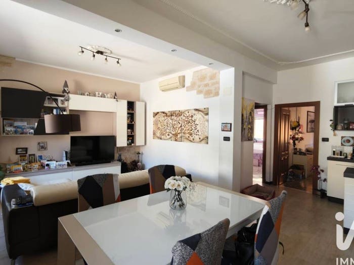 Appartamento con 5 locali in vendita in Via Chiaramone, Voltri, Genova